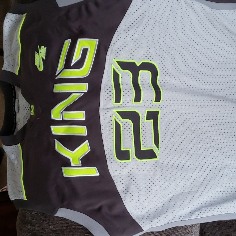 LeBran James Nike air basketball jersey